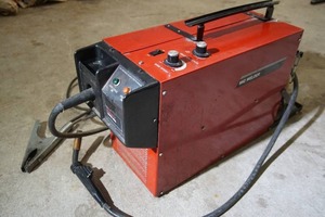 lot 501 image: Garage Shop Tools...MIG Welder