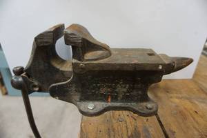 lot 505 image: Garage...Bench Vise Anvil