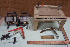 lot 533 image: Garage ManCave Wood Shop Vintage Tools...