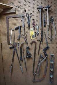 lot 539 image: Garage ManCave Wood Shop Vintage Tools...