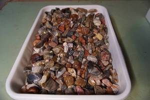 lot 552 image: Agate Stone Mineral Collectors...