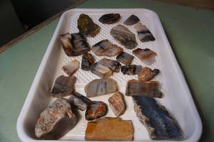 lot 553 image: Agate Stone Mineral Collectors...
