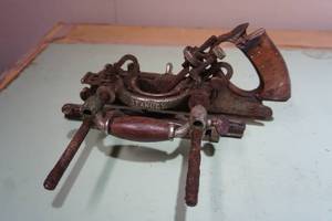 lot 562 image: Garage ManCave Wood Shop Antique Tools