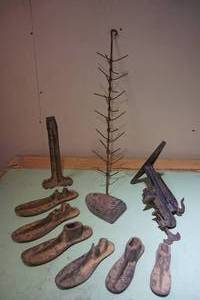 lot 565 image: Antique Cast Iron