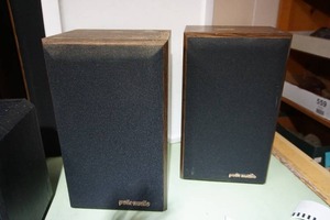 lot 571 image: Cabinet Bookshelf Speakers