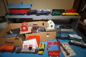 lot 574 image: Vintage Toys