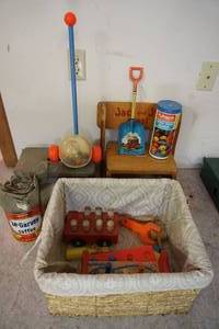 lot 579 image: Vintage Collectible Toys