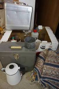 lot 595 image: Miscellaneous Containers Etc.