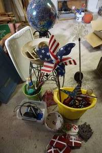 lot 599 image: Lawn & Patio DeCor and More...