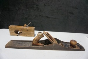 lot 24 image: Antique Vintage Tools...Hand Wood Planes