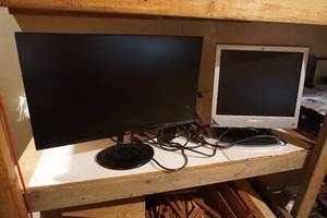 lot 655 image: Electronics