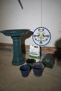 lot 673 image: Lawn and Garden