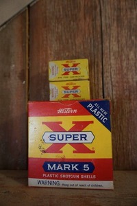 lot 633 image: Vintage Sporting Hunting Ammo