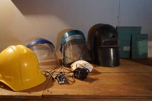 lot 643 image: Welding Gear