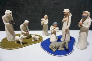 lot 692 image: Vintage Holiday Decor