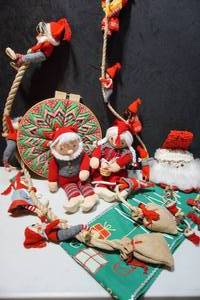 lot 693 image: Vintage Holiday decor