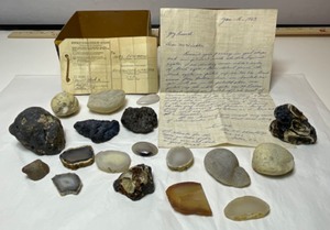 lot 716 image: RockHound Agate Stone CollectorsBlack Agate BalboaPearl White Agate Perilous Island...
