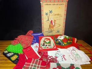 lot 732 image: Holiday Christmas Linen Textile