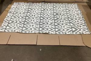 Grey and White Area Rug, 95 x 58