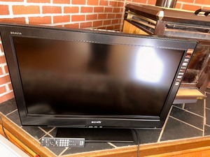 lot 11 image: Sony Bravia TV with Remote 30
