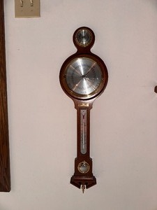 lot 17 image: Vintage Barometer 9 x 28