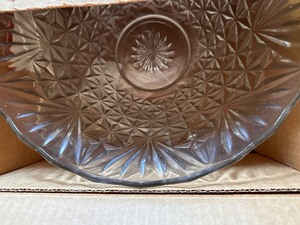 lot 21 image: Vintage Punch Bowl with Glasses