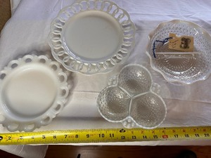 lot 50 image: Moonstone Hobnail Relish Dishes, Anchor Hocking Milk Glass Tray and White Porcelain Tray