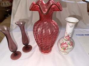 lot 81 image: Fenton Cranberry Glass Vase, Pair of Vintage Plum Bud Vases, and Painted White Floral Vase