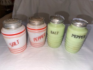 lot 84 image: Hazel Atlas Red and White and Milk Green Salt and Pepper Shakers