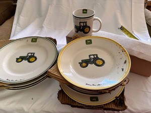lot 98 image: Gibson John Deere Plates, Bowls, and Mugs