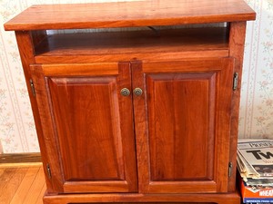 lot 100 image: Wood Entertainment Side Table with Doors Measuring 32 x 12 x 31