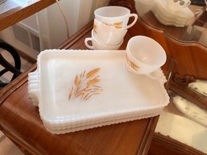 lot 121 image: Set of 4 Fire King Anchor Hocking Milk Glass Wheat Snack Set with 4 Cups and Trays