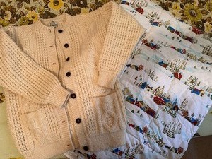 lot 122 image: Handknit Wool Cream Cardigan Sweater and Lap Throw Blanket