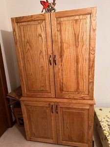 lot 125 image: Swing Out Desk Office Armoire with Office Chair Measuring 41 x 25 x 71