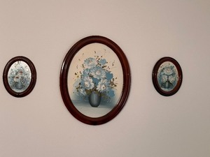 lot 128 image: Three Oval Blue Floral Framed Prints