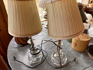 lot 133 image: Set of Two Vintage Glass Base Lamps
