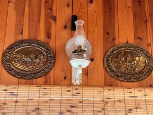 lot 138 image: Set of Two Vintage Brass Wall Plates (Lamp not included)