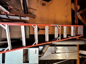 lot 232 image: 12 Fiberglass Ladder