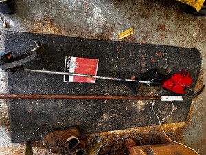 lot 246 image: Jonsered GT32 Gas Weed Wacker and Pole Saw