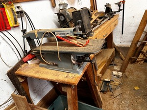 lot 252 image: Delta 15 Scroll Saw