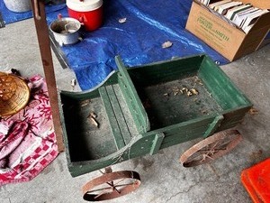 lot 267 image: Sweet Little Green Steel Wheeled Wooden Garden Wagon