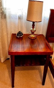 lot 169 image: Wood Night Stand with Table Lamp and Vintage Clock