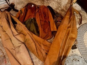 lot 181 image: Variety of Brown Duck Hunting Clothing Items