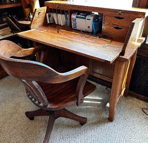 lot 186 image: Solid Wood SecretaryFlytying Desk with Storage and Chair Measuring 42 x 25 x 39