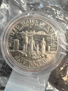 1986 US STATUE OF LIBERTY COMMEM HALF DOLLAR UNC