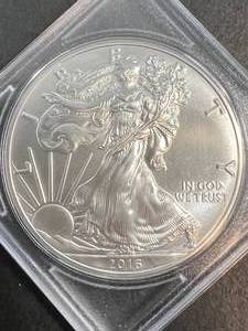 2016 AMERICAN SILVER EAGLE 1 TROY OZ .999 FINE SILVER UNC IN CASE