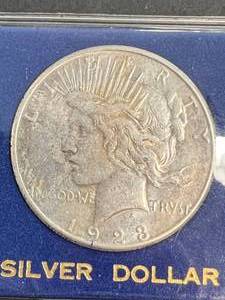 1923-S US PEACE SILVER DOLLAR IN CASE