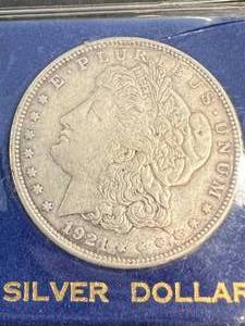 1921 US MORGAN SILVER DOLLAR IN CASE