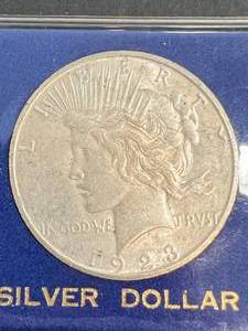 1923-S US PEACE SILVER DOLLAR IN CASE
