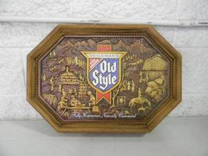 lot 4 image: VINTAGE HEILEMANS Old Style Beer - PLASTIC WOOD CARVING OCTAGON ADVERTISING BAR SIGN - COOL PIECE - APPROX 23 By 16 - SEE PICTURES